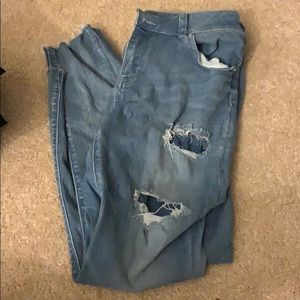 Ripped skinny jeans